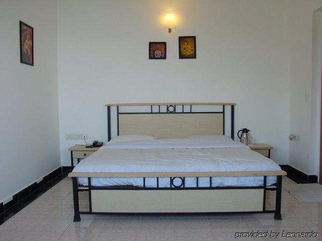 Country Inn Мусори Екстериор снимка