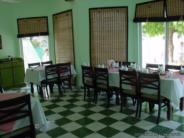 Country Inn Мусори Екстериор снимка