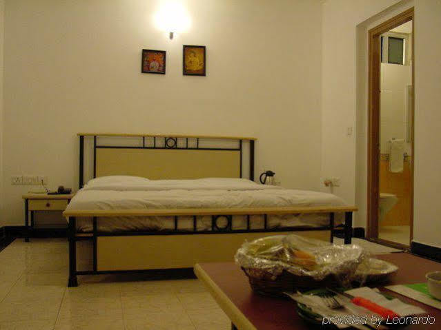 Country Inn Мусори Екстериор снимка