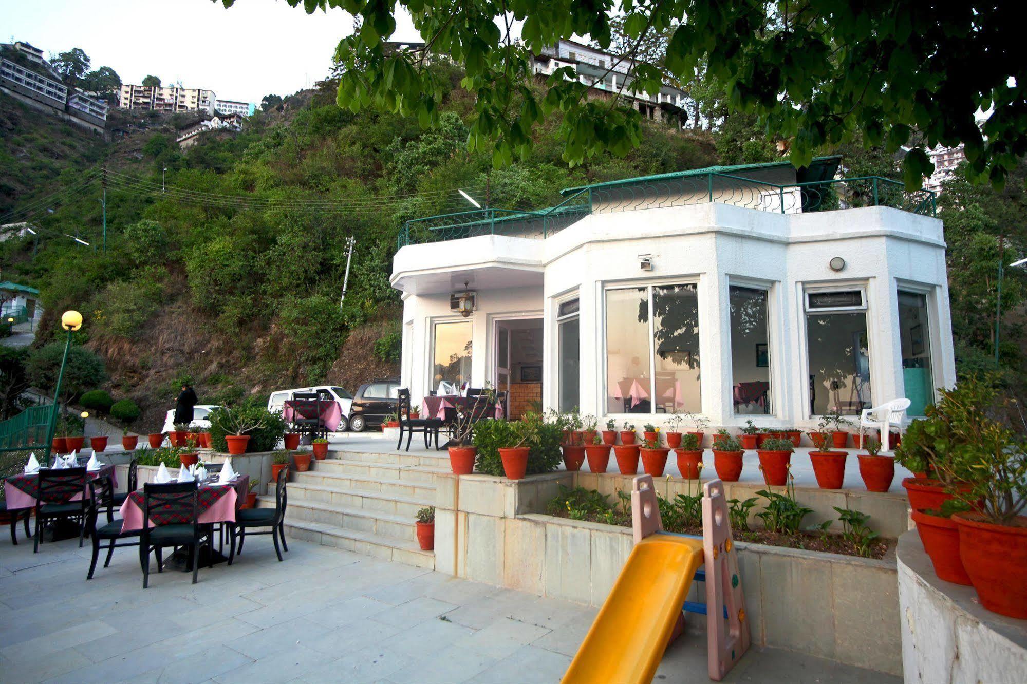 Country Inn Мусори Екстериор снимка